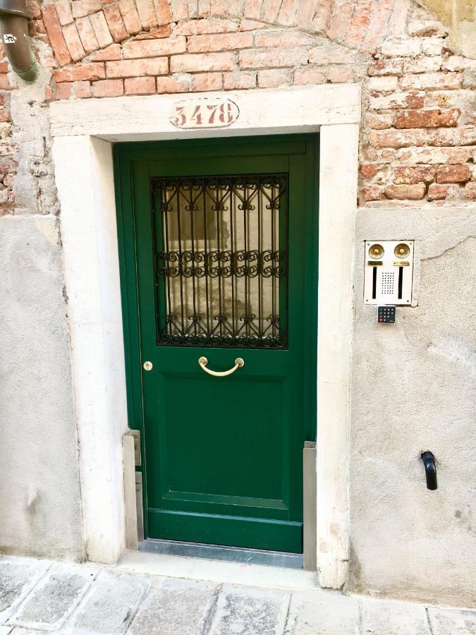 Venice Mirrors Exterior photo